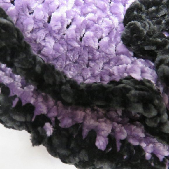 LUSCIOUS HAND CROCHETED HAT w REMOVABLE FLOWER - Picture 3 of 11